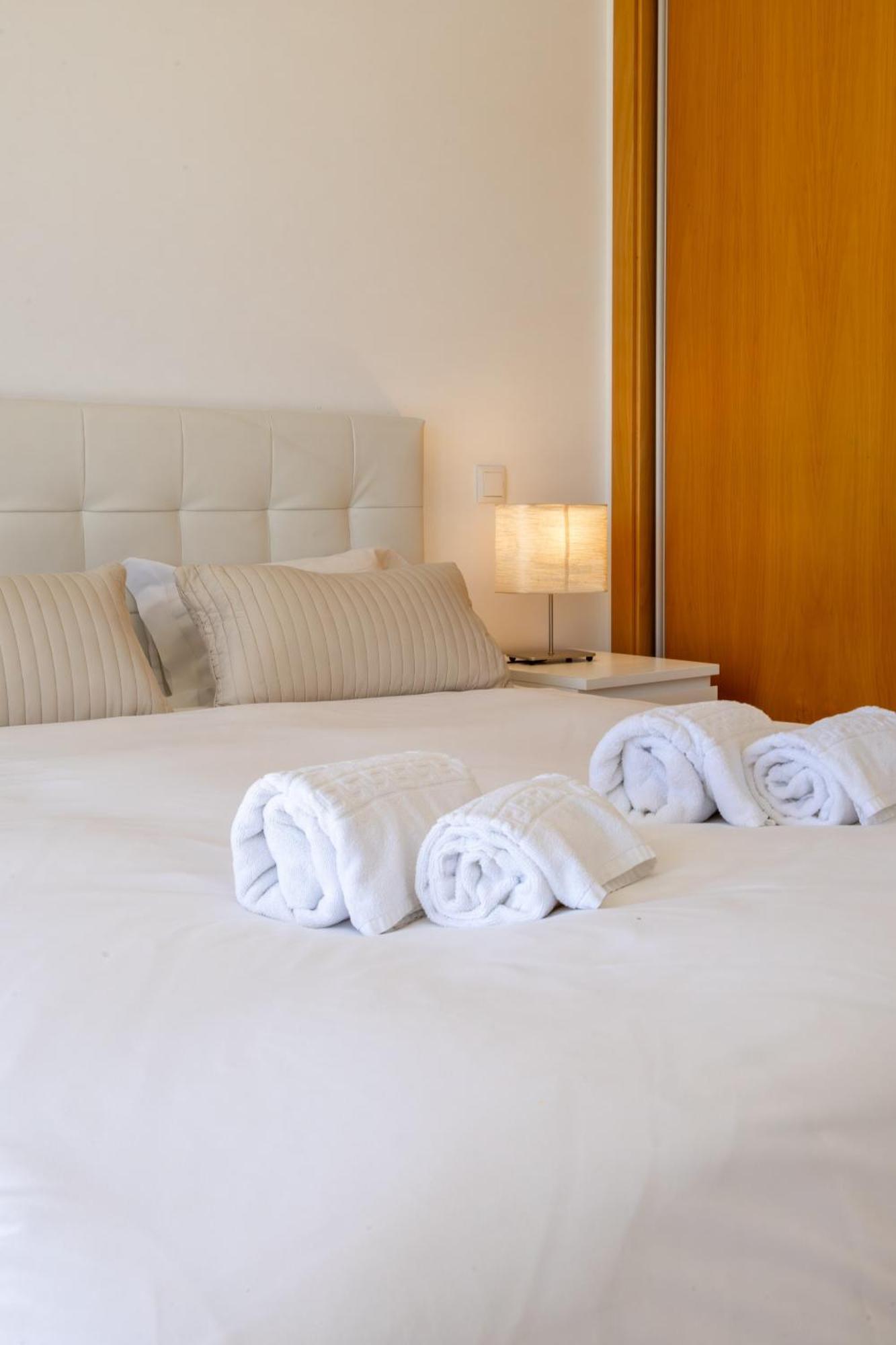 Carmona A Apartment *